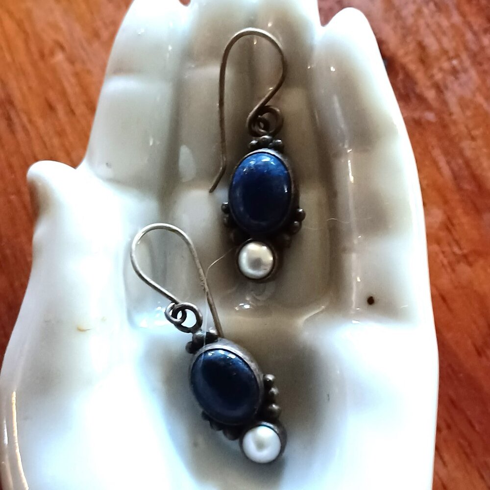 Earrings (pierced ears)